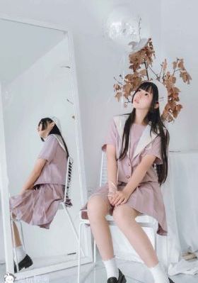 欧美海滩泳装秀_BD英语在线观看视频