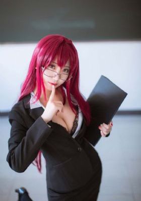 欧美金色美女图片_1080手机免费观看完整